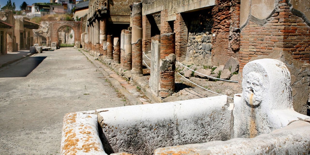 Pompeii, Herculaneum and Vesuvius Tour - From € 450